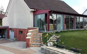 2 chambres privées dans un jardin d'hiver, garage voiture, vélos, motos